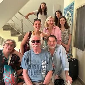 https://max-guest-house.agrahotelsindia.net